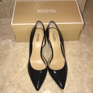 ⭐️HOST PICK ⭐️Michael Kors patentleather pumps